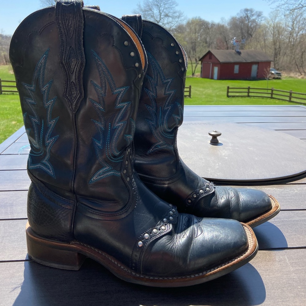 Boulet women’s black cowboy boots size 10 leather with studs